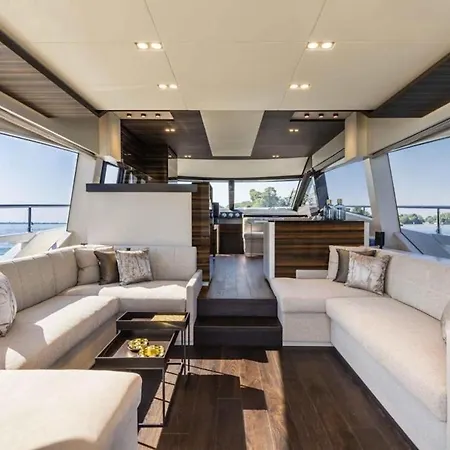 Monte-carlo Luxury Yacht Botel