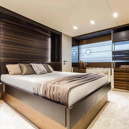 Botel Monte-carlo Luxury Yacht