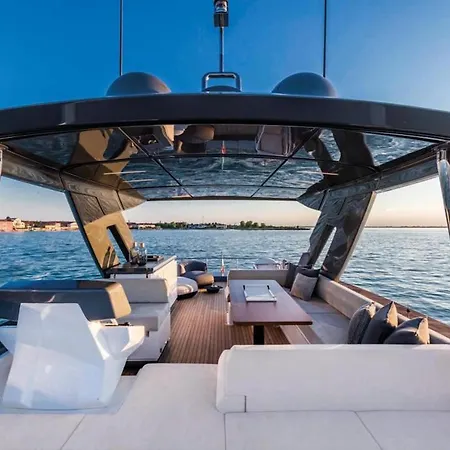 Botel Monte-carlo Luxury Yacht Monte Carlo